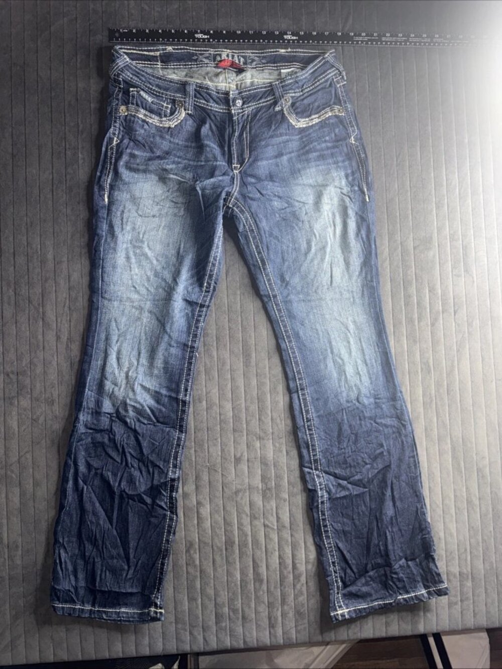 Ariat Women& Flared Blue Denim Jeans with White Stitching Detail Lot 90